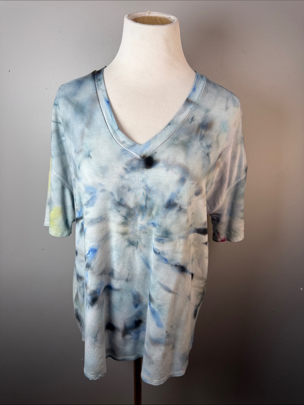 Tie-Dye V-Neck Short Sleeve Top - Blue/Gray
